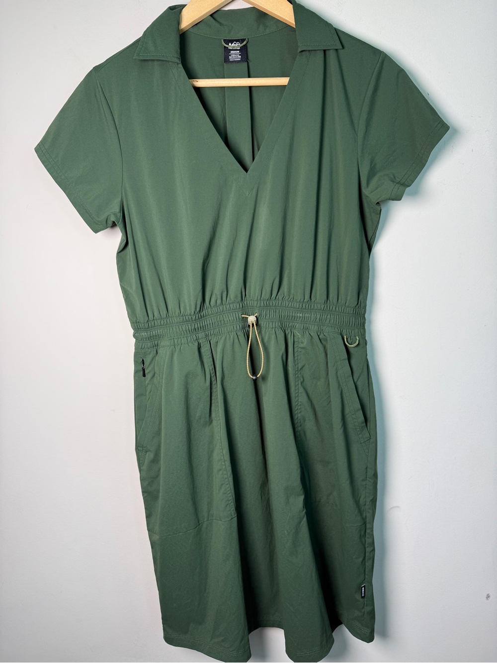 REI Co-op Aoraki Travel Dress Wilderness Green Collared V-Neck Sz M